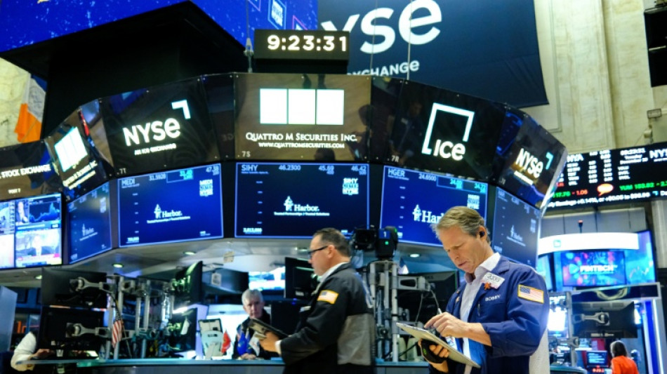 Wall Street ouvre en nette baisse face aux menaces douani&egrave;res de Trump