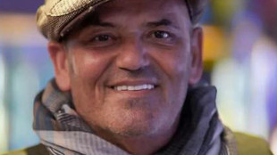 Minacce alla figlia di Meloni, prof ha tentato il suicidio