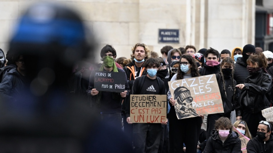 "R&eacute;former la police de la cave au grenier" : les relations tumultueuses entre LFI et les policiers
