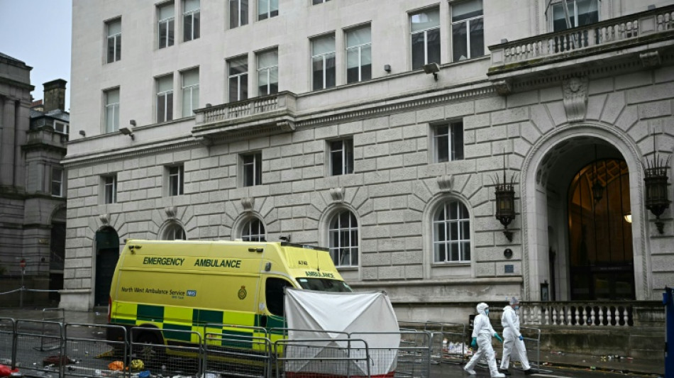 El acusado de arrollar a una multitud en Liverpool rompi&oacute; a llorar en inicio de su juicio