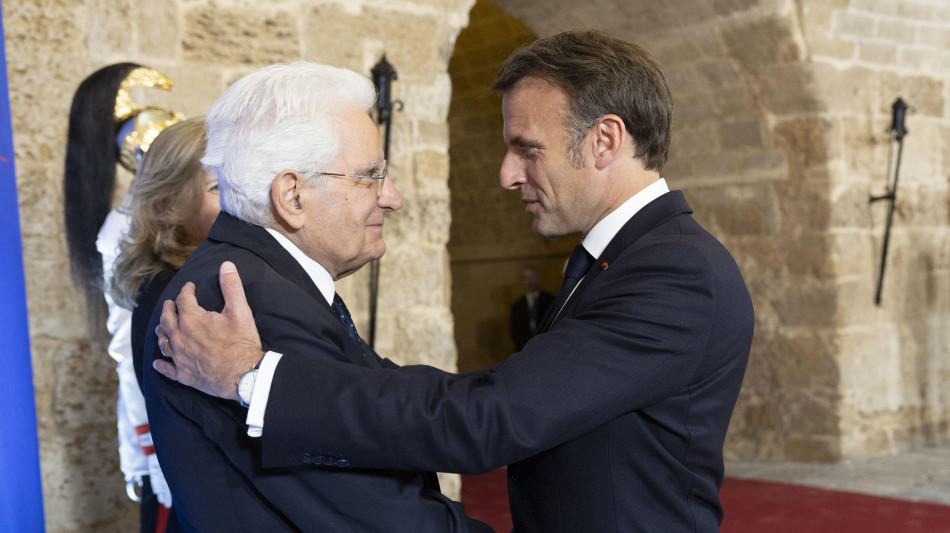 Mattarella a Macron, competitività Ue una nostra responsabilità