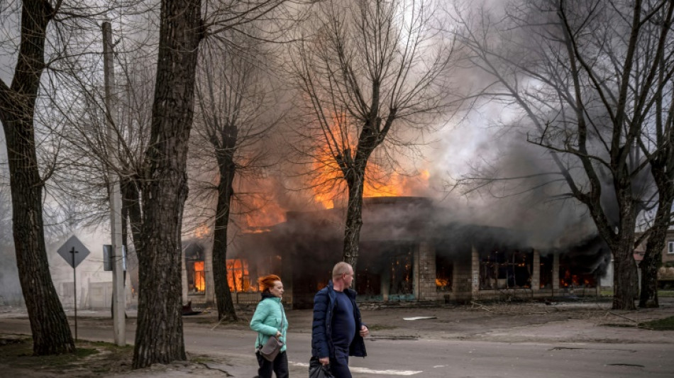 L'Est de l'Ukraine se pr&eacute;pare &agrave; de violents combats, nouvelles sanctions contre Moscou