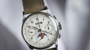 Rel&oacute;gio Patek Philippe &eacute; leiloado por quase R$ 100 milh&otilde;es