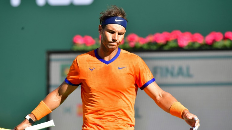 Nadal estar&aacute; de baja "de 4 a 6 semanas" por una fisura en una costilla