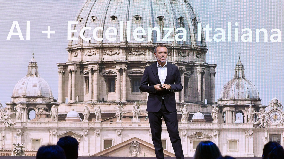 Microsoft, solo il 2,3% delle imprese italiane usa l'IA
