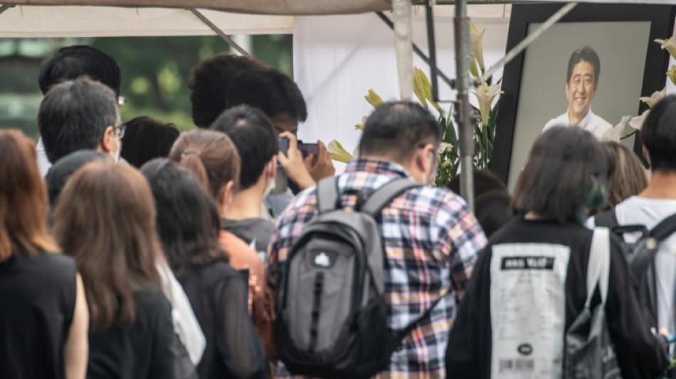 Des milliers de Japonais rendent hommage &agrave; Shinzo Abe le jour de ses fun&eacute;railles