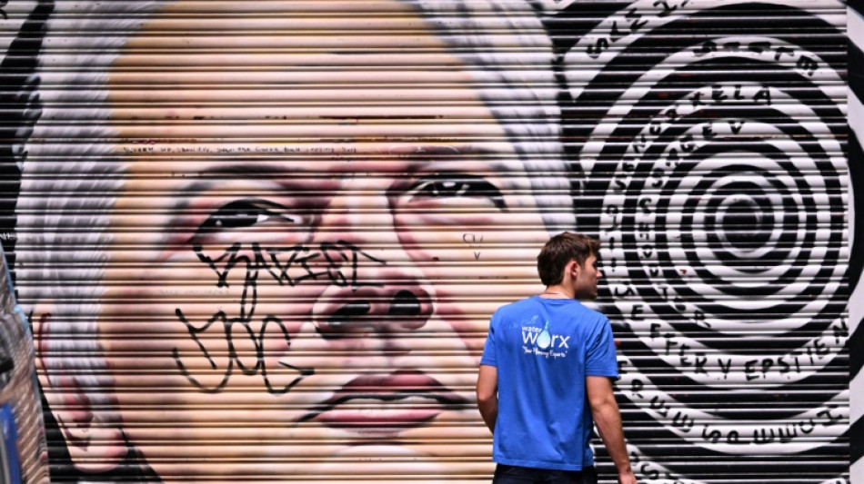 Julian Assange suspendu &agrave; une nouvelle d&eacute;cision de justice sur son extradition