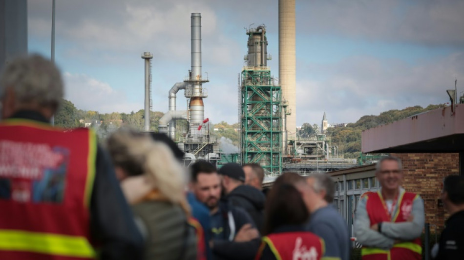 Apr&egrave;s trois semaines de gr&egrave;ve et une augmentation de salaire, les raffineurs d&eacute;cident de la suite de leur mouvement