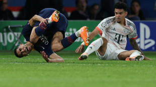 Ligue des champions: le PSG tombe face au Bayern, toujours invaincu, et perd Dembélé et Hakimi