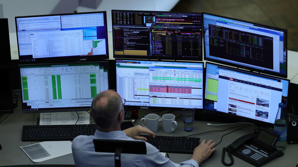 Borsa: l'Europa gira in positivo, Milano +0,6%