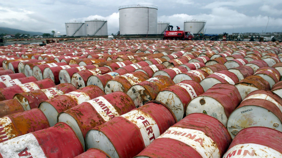 Prezzo petrolio in calo, Wti scambiato a 58,35 dollari