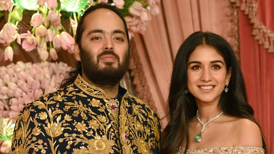 Banquetes, políticos, celebridades: o casamento do filho do homem mais rico da Ásia