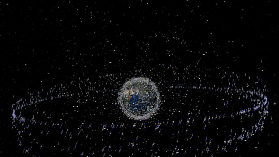 Macron plaide pour une Europe souveraine dans l'espace, un "bien commun"