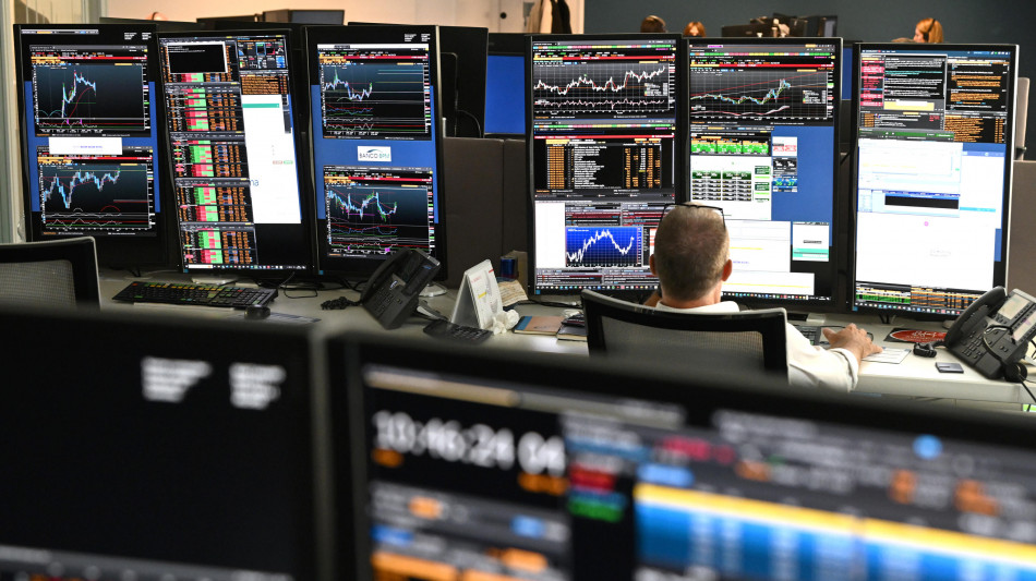 Borsa: Europa alla finestra in vista della Bce, Milano +0,2%
