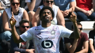 Lille decide que Alexsandro n&atilde;o passar&aacute; por cirurgia no quadr&iacute;ceps