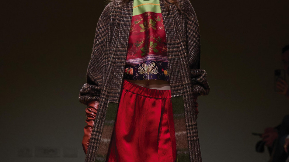 Hui porta in passerella l'arte cinese del ricamo