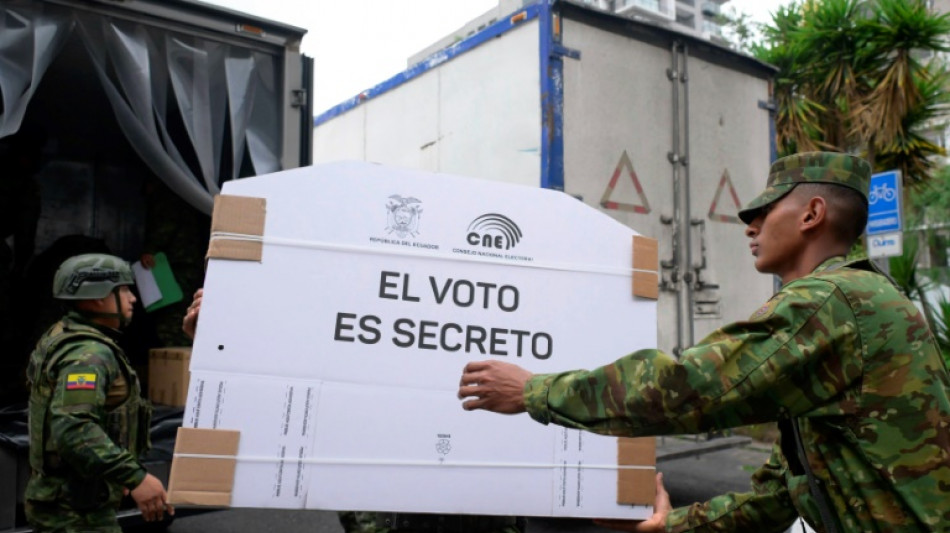 Equador vota sobre volta de bases militares estrangeiras e nova Constitui&ccedil;&atilde;o