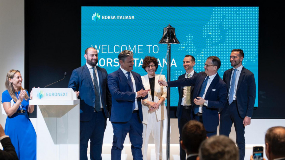 Il 'green bond' da 800 milioni di Fs debutta in Piazza Affari