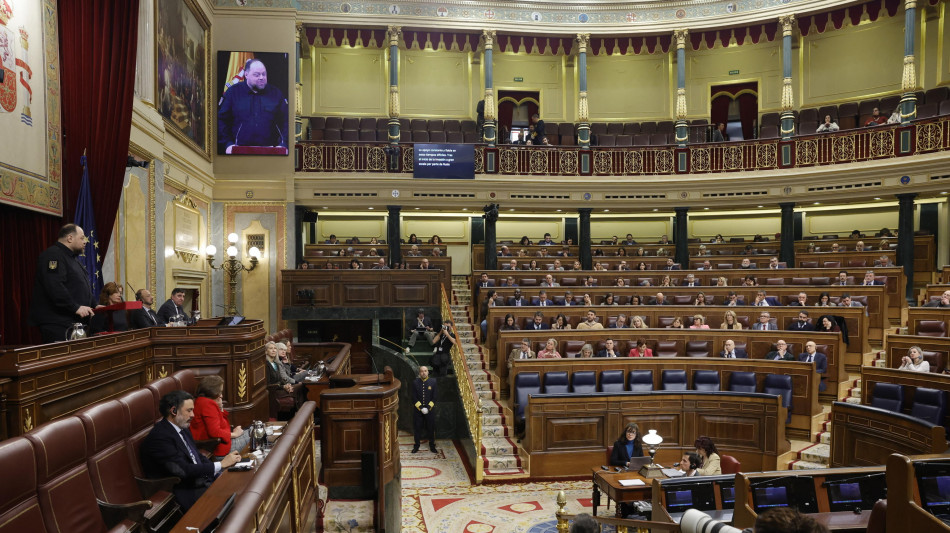 Il Parlamento ucraino ratifica accordo con Ue su prestito da 90 miliardi