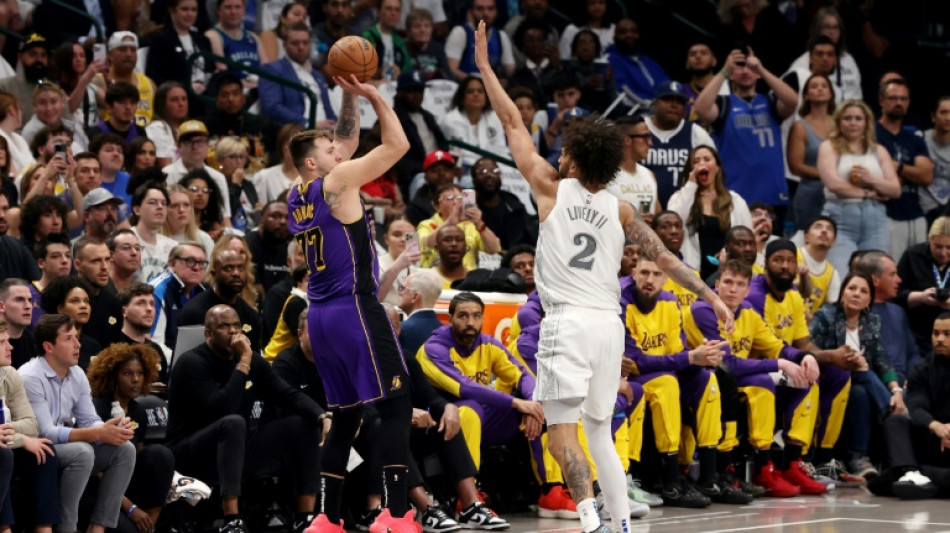 Mavericks defendem transferência de Doncic: "Não há arrependimento"