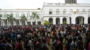 Sri Lankas Pr&auml;sident Rajapaksa auf die Malediven geflohen