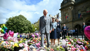 Charles III &agrave; Southport, trois semaines apr&egrave;s le meurtre de trois fillettes