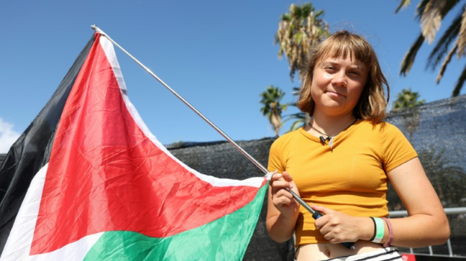 Flotilha com Greta Thunberg zarpa de Barcelona com ajuda para Gaza