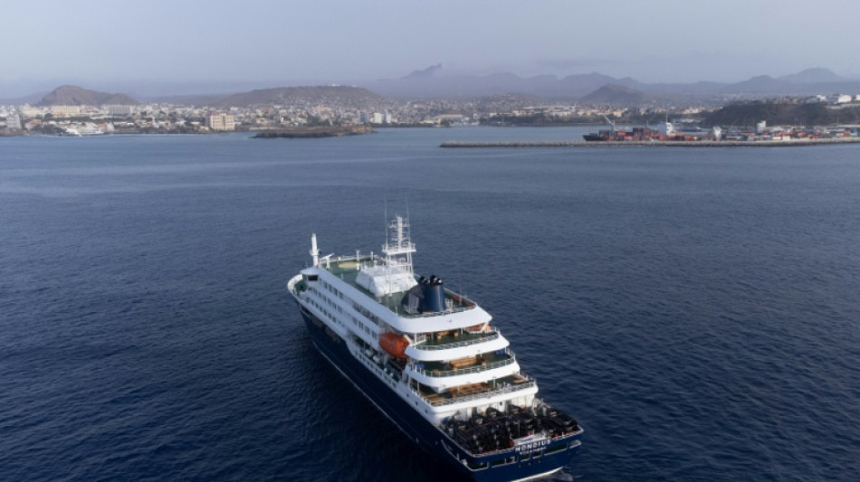 Tres casos sospechosos de hantavirus en crucero ser&aacute;n evacuados a Cabo Verde