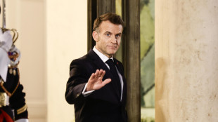 Macron sente Pezeshkian, 'stop ai raid ai Paesi della regione'
