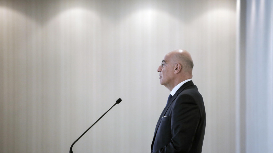 La Grecia invia due fregate e due F-16 per la difesa di Cipro