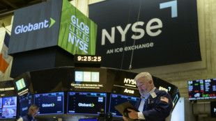 Wall Street s'enfonce dans le rouge apr&egrave;s plusieurs indicateurs