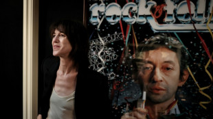 "Ca prend aux tripes": premiers visiteurs chez Serge Gainsbourg