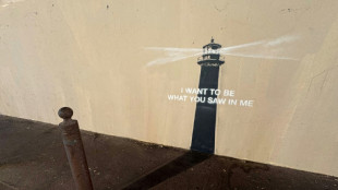Nova obra do artista de rua Banksy aparece em Marselha, na França