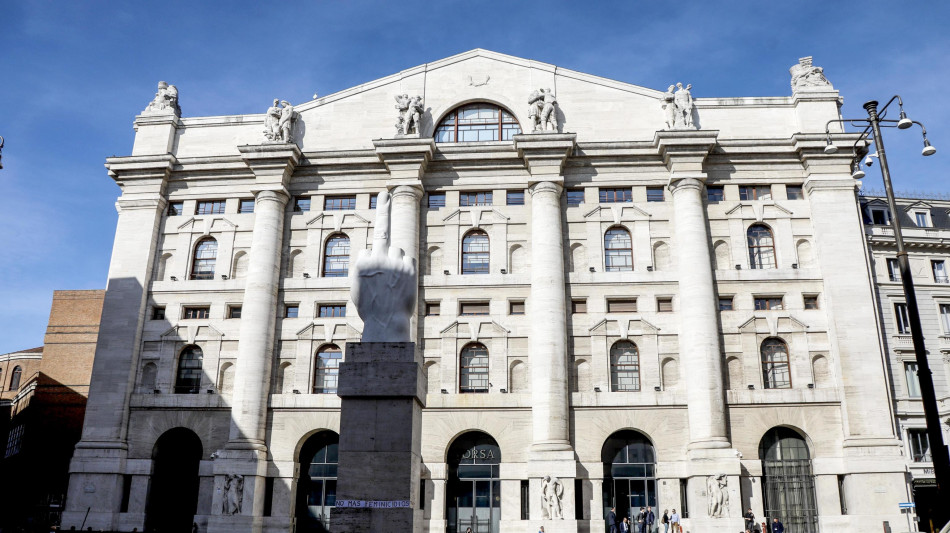 Borsa: Milano chiude in calo, Ftse Mib -0,25%