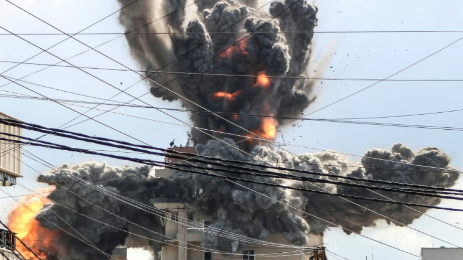 P&aacute;nico en L&iacute;bano por bombardeos israel&iacute;es que dejan m&aacute;s de 180 muertos