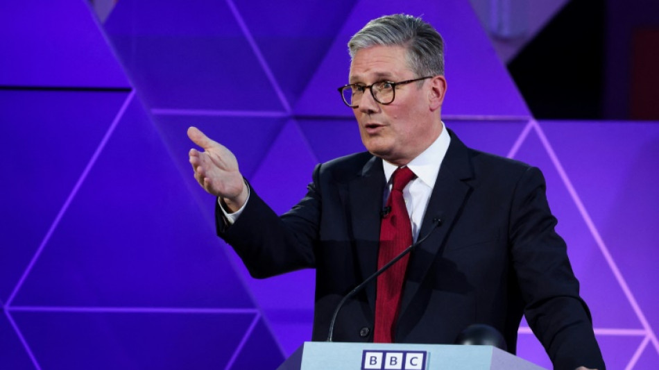 A quelques heures d'&eacute;lections historiques au Royaume-Uni, Boris Johnson fait une apparition 