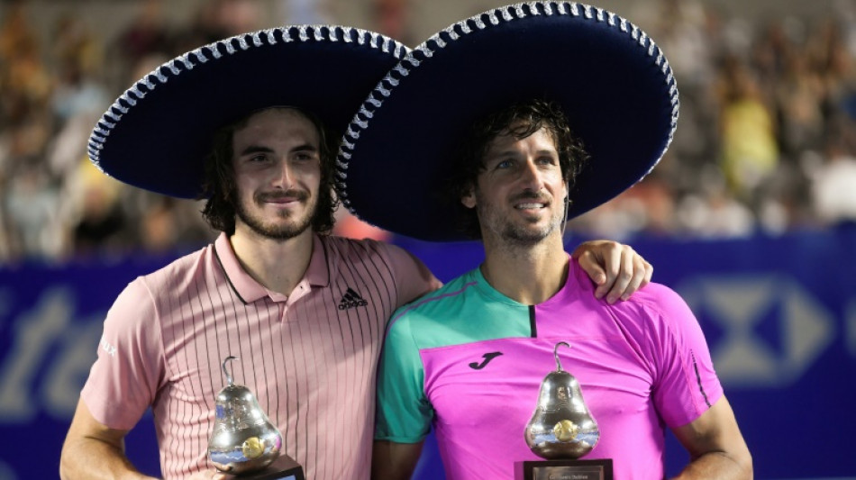 Feliciano L&oacute;pez y Stefanos Tsitsipas, campeones de dobles en el Abierto Mexicano