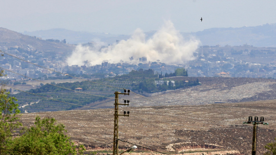 Media Beirut, nella notte nuovi raid israeliani sul sud del Libano