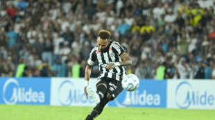 Neymar volta ao Santos ap&oacute;s derrota do Brasil na Copa: Qual &eacute; o seu futuro?