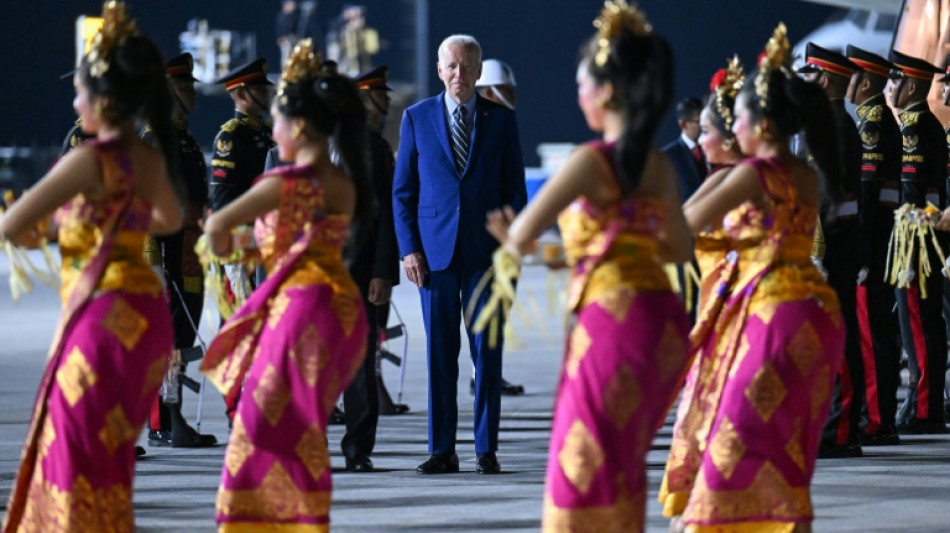 "Beach boy" Biden s'&eacute;panouit dans la nonchalance de Bali