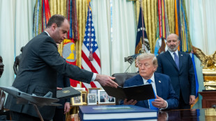 Trump sostituisce il suo consigliere legale, Scharf al posto di Warrington