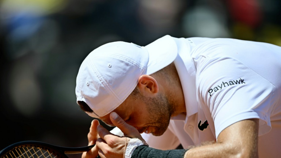 Rome: Dimitrov paie ses occasions manqu&eacute;es; Tabilo, le tombeur de Djokovic, poursuit sa route