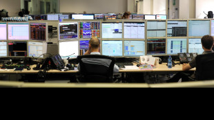 Borsa: Milano prosegue in rialzo, gi&ugrave; Mps e Mediobanca