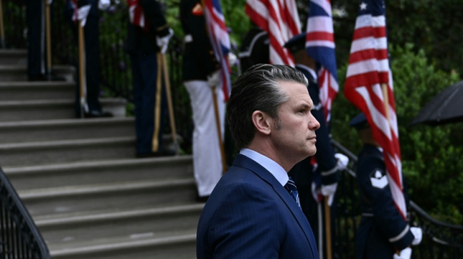 Chefe do Pent&aacute;gono enfrenta congressistas democratas pela guerra no Ir&atilde;