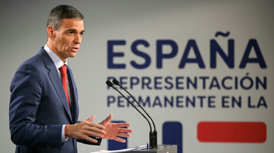 Pedro S&aacute;nchez llama a defender la democracia espa&ntilde;ola en el 50 aniversario de la muerte de Franco