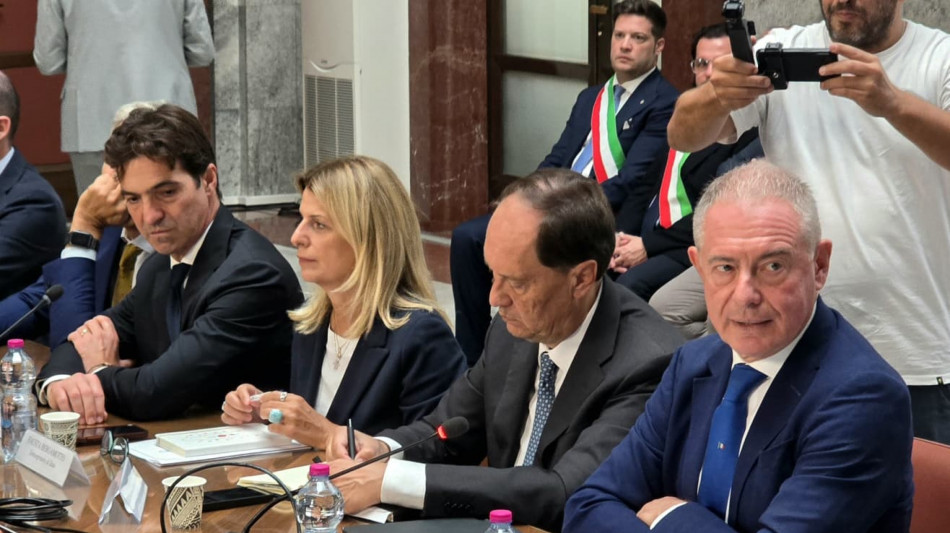 Electrolux, Acquaroli 'bene segnale di apertura ma la soluzione non soddisfa'