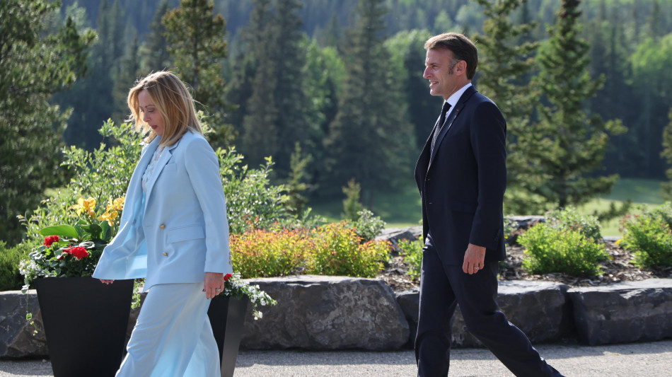 Meloni sente Macron, sostegno ai Paesi del Golfo e a Cipro