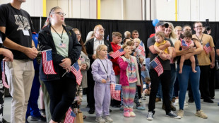 Erste weiße Südafrikaner siedeln als Flüchtlinge in die USA um