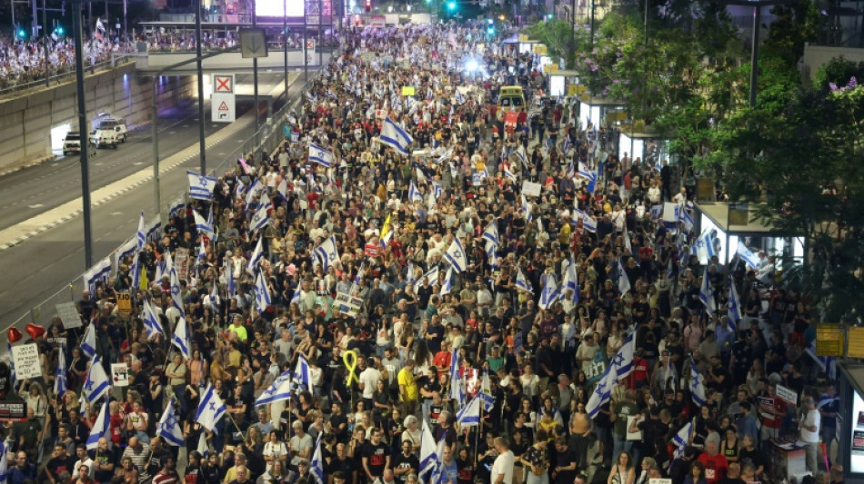 Milhares de israelenses pedem em Tel Aviv devolu&ccedil;&atilde;o de ref&eacute;ns cativos em Gaza