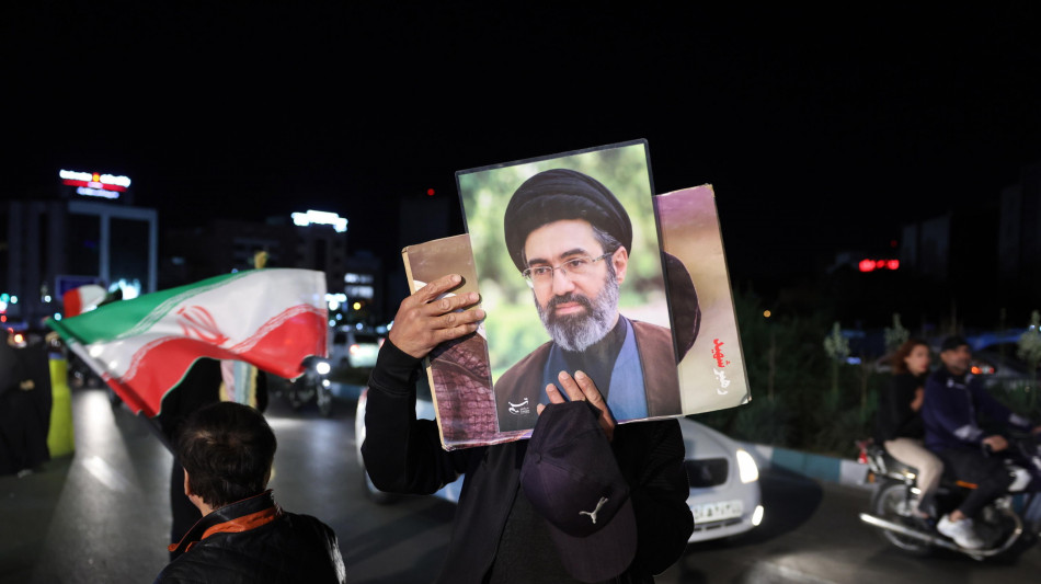 Media, 'l'Iran giustizia due uomini per aver minato la sicurezza del Paese'